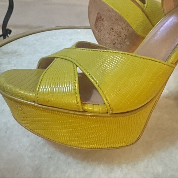 Halston Heritage Naomi Canary Yellow Platform Sandal Size 8 - Picture 3 of 4